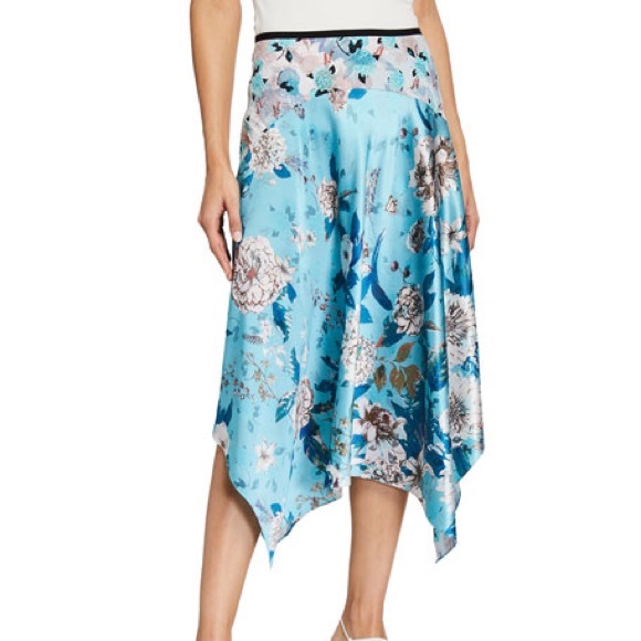 Diane Von Furstenberg 100% silk handkerchief skirt